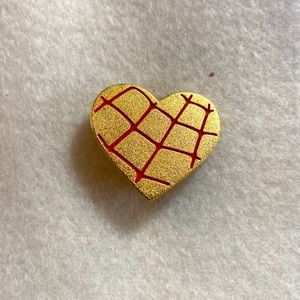 Heart and web pin